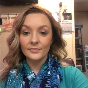 Meet your Posher, Caitlin